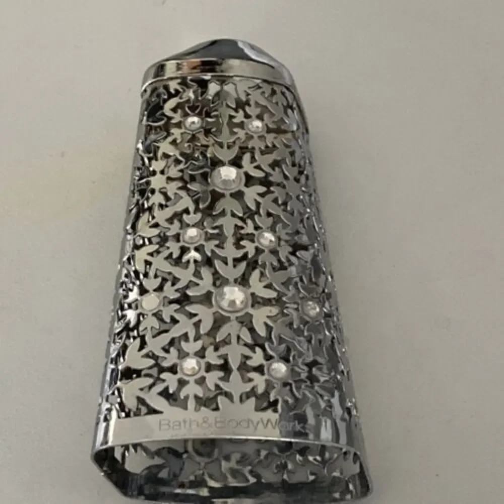 Bath & Body Works Soap Dispenser Holder Sleeve Snowflake Holiday Clear Gem Stone